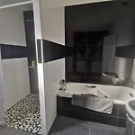 Maison Familiale Avec Piscine 펜션 *